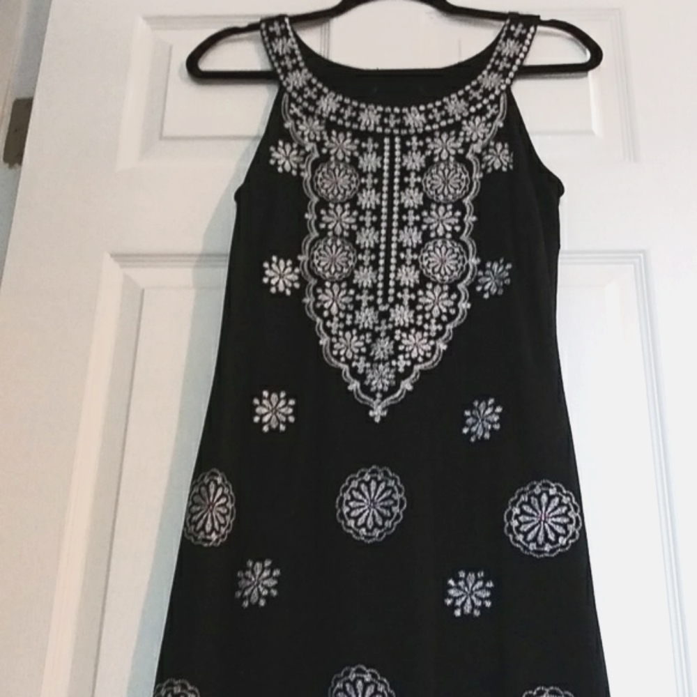 Black sleeveless dress size small
